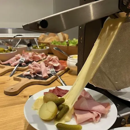 Sainte-anne מלון